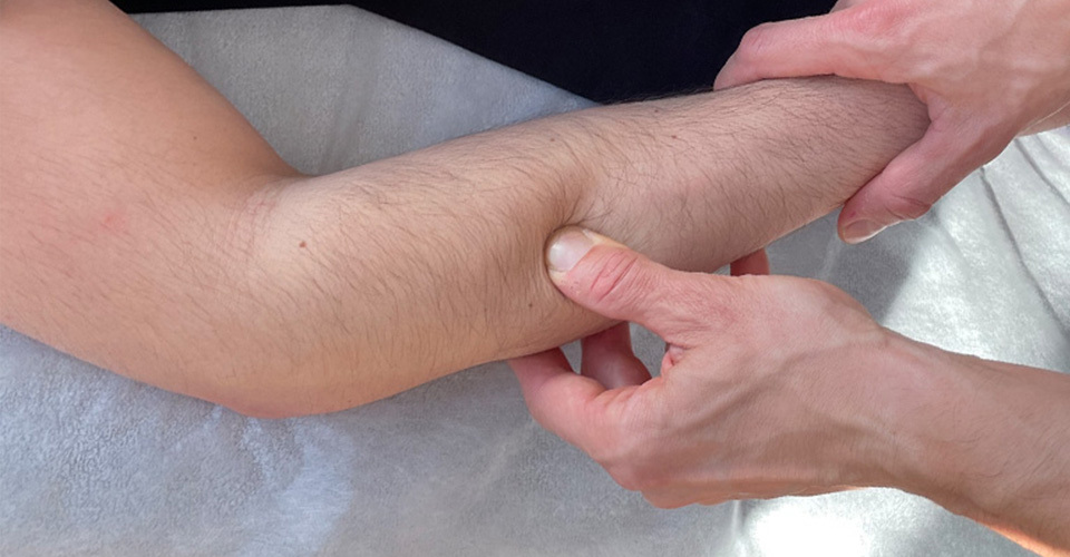 TENISOVÝ A GOLFOVÝ LAKEŤ